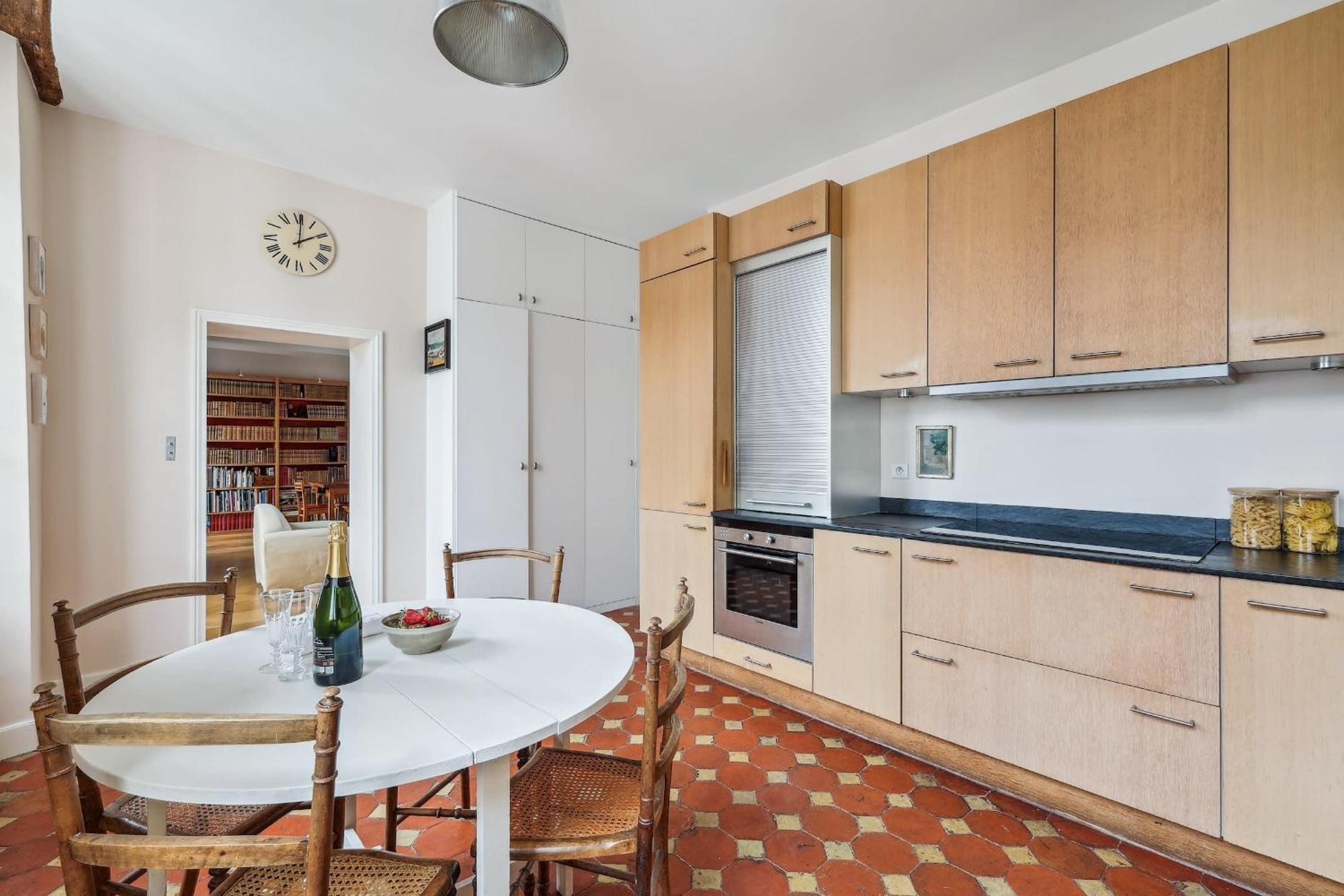 Le Marais & Place Des Vosges - 3br - Cityapartmentstay Appartement *